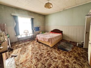 Master Bedroom - click for photo gallery
